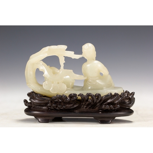 20065 - A Chinese jade ornament, 18th/19th Pr Size:(Height7cm, Width3.5cm, Length9cm, Weight130g) Condition:... 