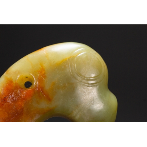 20075 - A Chinese jade ornament, 18th/19th Pr Size:(Width5.5cm, Length7cm, Weight120g) Condition:(Good Condi... 