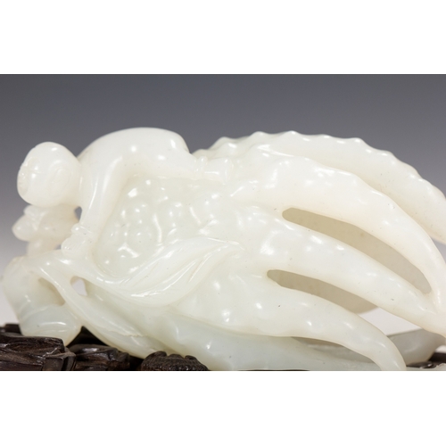 20076 - A Chinese jade ornament, 18th/19th Pr Size:(Height5.2cm, Width3cm, Length9.5cm, Weight130g) Conditio... 