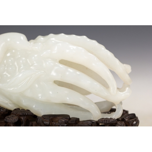 20076 - A Chinese jade ornament, 18th/19th Pr Size:(Height5.2cm, Width3cm, Length9.5cm, Weight130g) Conditio... 