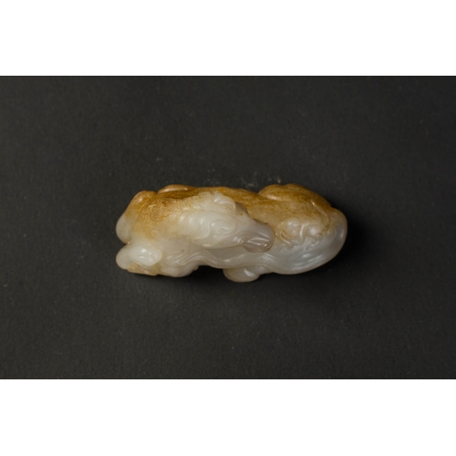 20083 - A Chinese jade ornament, 18th/19th Pr Size:(Length7.3cm, Height4.5cm,Wieght103g) Condition:(Good Con... 