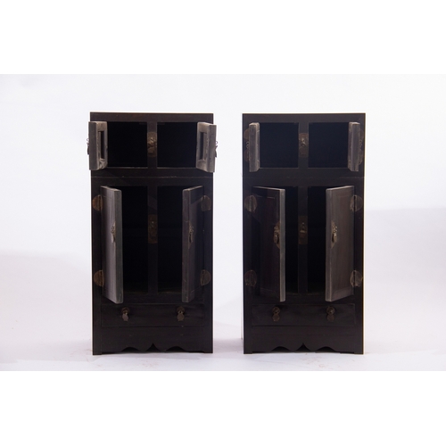 20093 - A pair of Chinese zitan cabinets, 19th Pr. Size:(Height50cm, Width15cm, Length25cm, Weight12000g) Co... 