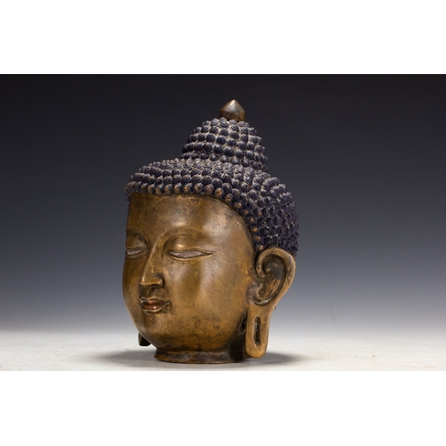 20094 - A Chinese bronze buudaha head, 18th Pr. Size:(Height23.5cm, Width16cm, Length16cm, Weight4260g) Cond... 