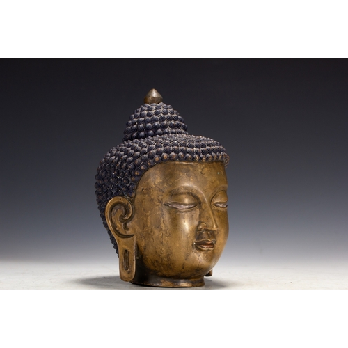 20094 - A Chinese bronze buudaha head, 18th Pr. Size:(Height23.5cm, Width16cm, Length16cm, Weight4260g) Cond... 