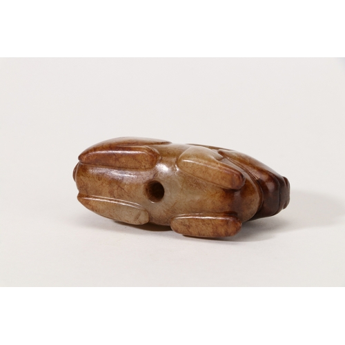 20109 - A Chinese jade ornament, 18th/19th Pr Size:(Length6cm, Width2.8cm, Height3.3cm, Weight80g) Condition... 