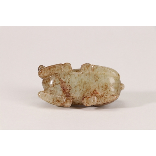 20111 - A Chinese jade ornament, 18th/19th Pr Size:(Length7.8cm, Width3.8cm, Height6cm, Weight174g) Conditio... 