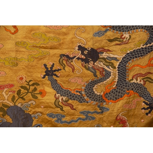 20113 - A Chinese KE silk, 19th Pr. Size:(Width120cm, Length93cm) Condition:(Good Condition, no repairment, ... 