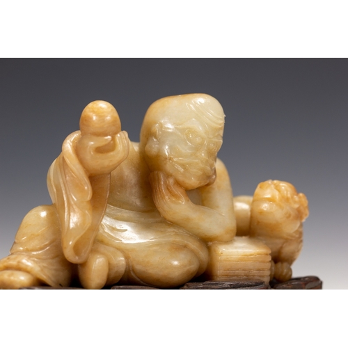 20118 - A Chinese jade ornament, 18th/19th Pr Size:(Height7cm, Width3.5cm, Length9.5cm, Weight210g) Conditio... 