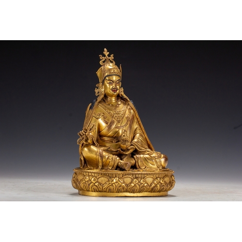 20128 - A Chinese gilt bronze buddaha, 17th Pr. Size:(Height24cm, Width13.5cm, Length16.5cm, Weight2800g) Co... 