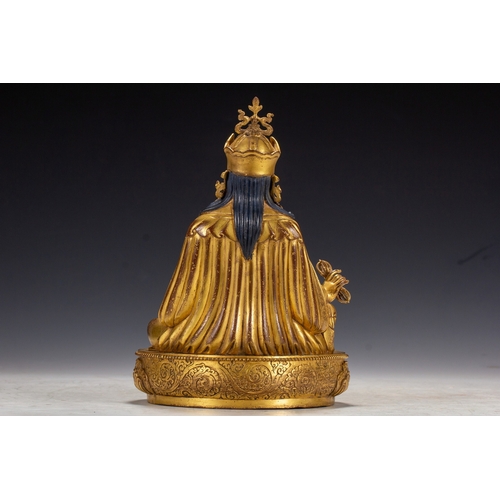 20128 - A Chinese gilt bronze buddaha, 17th Pr. Size:(Height24cm, Width13.5cm, Length16.5cm, Weight2800g) Co... 