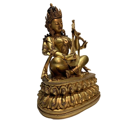 20134 - A Chinese bronze made gilt Buddaha, 16/17th Century Pr. Size:(Height29cm, Width20cm, Depth14.5cm) Co... 