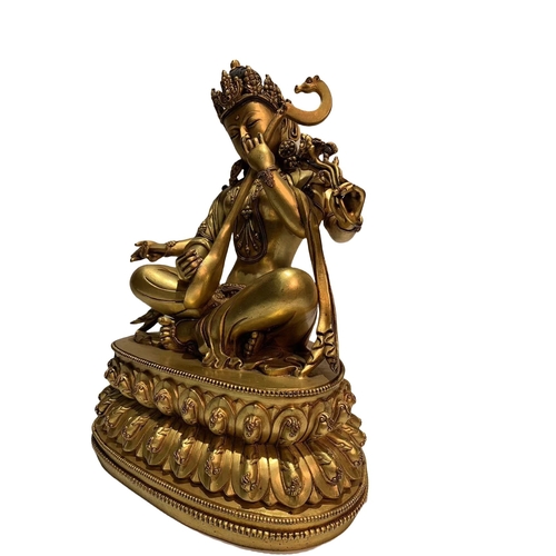 20134 - A Chinese bronze made gilt Buddaha, 16/17th Century Pr. Size:(Height29cm, Width20cm, Depth14.5cm) Co... 