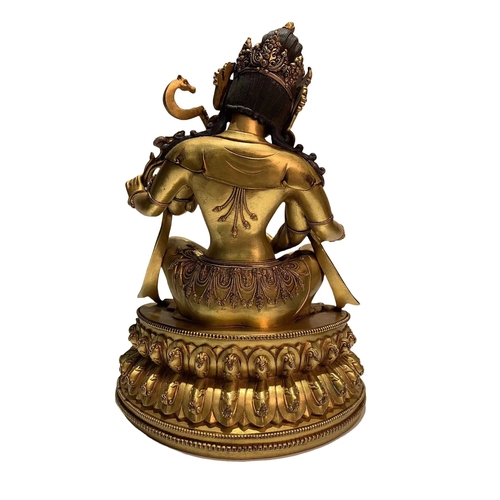 20134 - A Chinese bronze made gilt Buddaha, 16/17th Century Pr. Size:(Height29cm, Width20cm, Depth14.5cm) Co... 