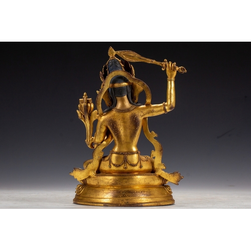 20136 - A Chinese gilt bronze buddaha, 17th Pr. Size:(Height27cm, Width11.5cm, Length18cm, Weight3000g) Cond... 