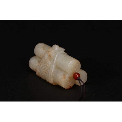 20139 - A Chinese jade ornament, 18th/19th Pr Size:(Length5.8cm, Width3cm, Weight77g) Condition:(Good Condit... 