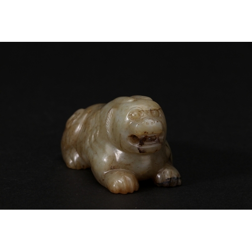 20141 - A Chinese jade ornament, 18th/19th Pr Size:(Length6.5cm, Width3.5cm, Height3.5cm, Weight104g) Condit... 