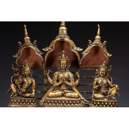 20144 - A Chinese gilt bronze buddaha, 17th Pr. Size:(Height41cm, Width16cm, Length29cm, Weight6660g) Condit... 