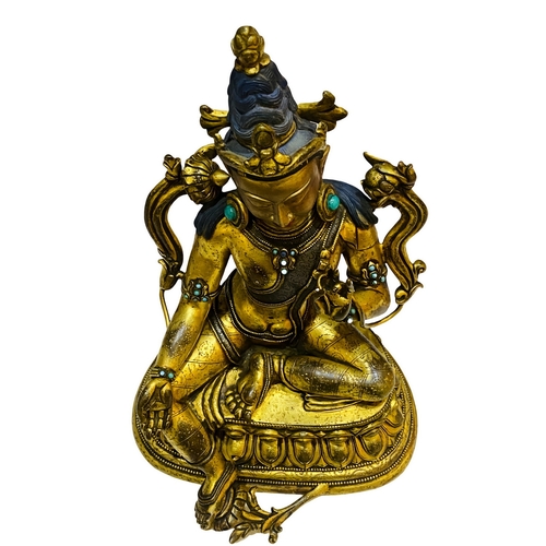 20146 - A Chinese silver encarved bronze made gilt Buddaha, 16/17th Century Pr. Size:(Height31cm) Condition:... 