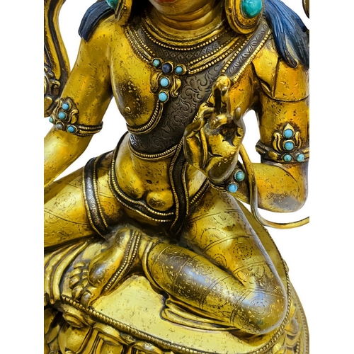 20146 - A Chinese silver encarved bronze made gilt Buddaha, 16/17th Century Pr. Size:(Height31cm) Condition:... 