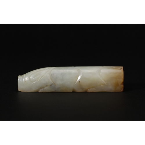 20148 - A Chinese jade ornament, 18th/19th Pr Size:(Length11.8cm, Width2.6cm, Height2.8cm, Weight179g) Condi... 