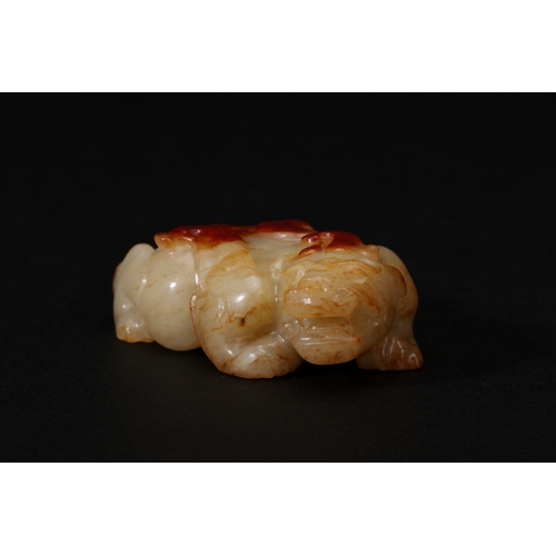 20184 - A Chinese jade ornament, 18th/19th Pr Size:(Length6.7cm, Width3.8cm, Height2.5cm, Weight79g) Conditi... 