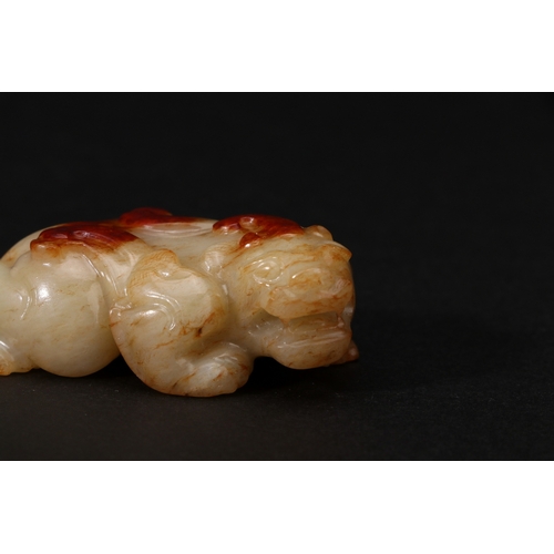 20184 - A Chinese jade ornament, 18th/19th Pr Size:(Length6.7cm, Width3.8cm, Height2.5cm, Weight79g) Conditi... 