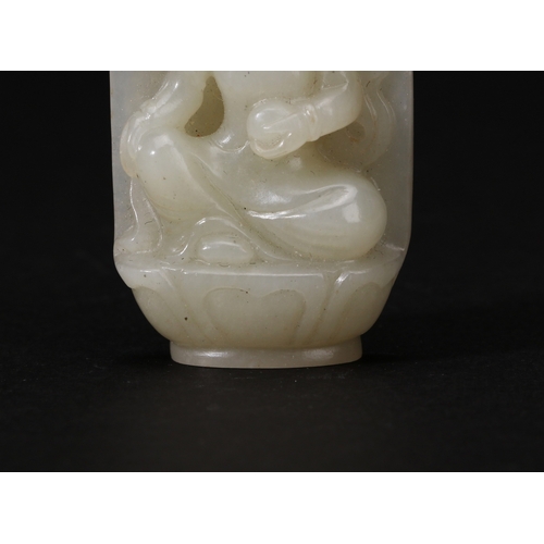 20185 - A Chinese jade ornament, 18th/19th Pr Size:(Length3.4cm, Height5.8cm, Weight32g) Condition:(Good Con... 