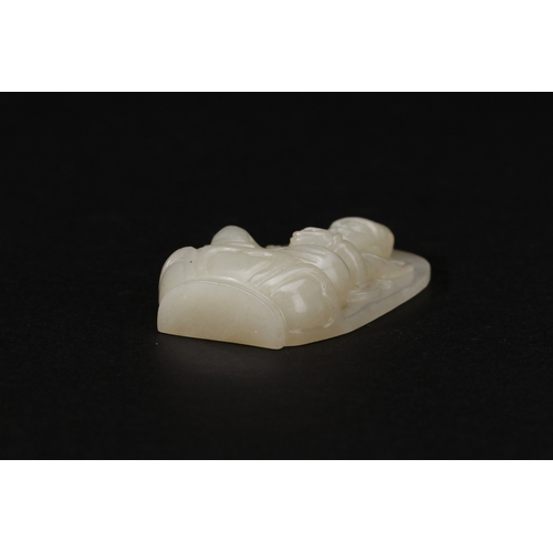 20185 - A Chinese jade ornament, 18th/19th Pr Size:(Length3.4cm, Height5.8cm, Weight32g) Condition:(Good Con... 