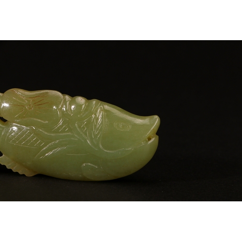 20207 - A Chinese jade ornament, 18th/19th Pr Size:(Length7.3cm, Width3.1cm, Weight35g) Condition:(Good Cond... 