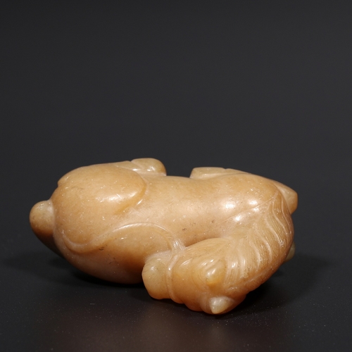 20218 - A Chinese jade ornament, 18th/19th Pr Size:(Height5cm, Width7cm) Condition:(Good Condition, no repai... 