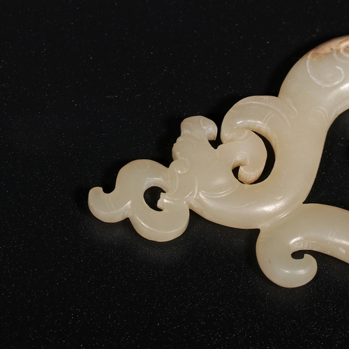 20224 - A Chinese jade ornament, 18th/19th Pr Size:(Height7.5cm, Width4.5cm) Condition:(Good Condition, no r... 