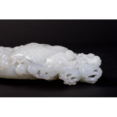 20229 - A Chinese jade ornament, 18th/19th Pr Size:(Height16cm, Length51cm) Condition:(Good Condition, no re... 