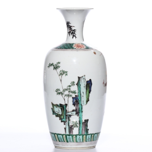 20244 - A Chinese Famille Verte vase, Kang Xi Pr.  Size:(Height25.5cm, Mouth Diamter7cm) Condition:(Good Con... 