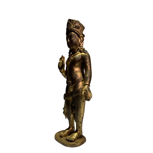 20253 - A Chinese bronze made gilt Buddaha, 16/17th Century Pr. Size:(Height44cm, Width18cm, Depth8cm) Condi... 