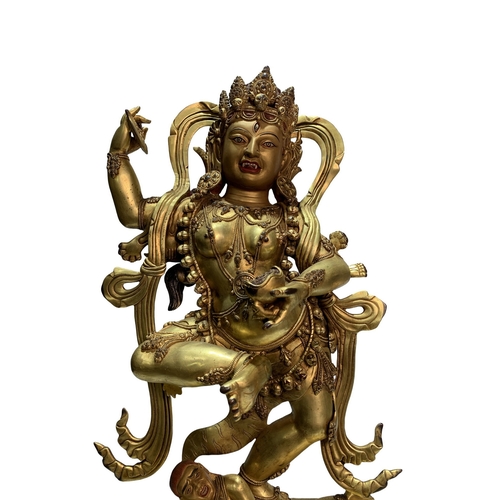 20254 - A Chinese bronze made gilt Buddaha, 16/17th Century Pr. Size:(Height48cm, Width27.5cm, Depth16.5cm) ... 