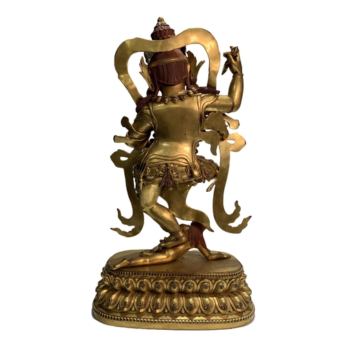 20254 - A Chinese bronze made gilt Buddaha, 16/17th Century Pr. Size:(Height48cm, Width27.5cm, Depth16.5cm) ... 