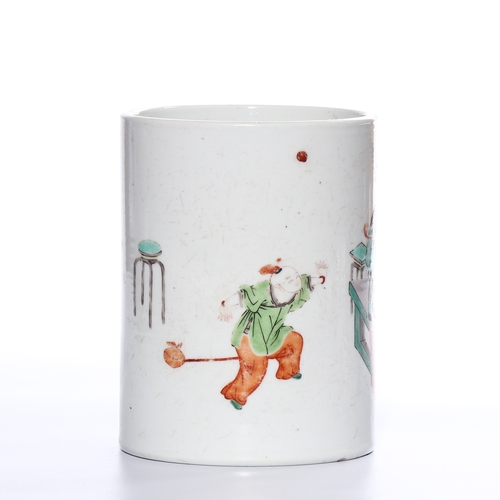 20267 - A Chinese Famille Verte brush pot, Kang Xi Pr.  Size:(Height15.5cm, Mouth Diamter10.5cm) Condition:(... 