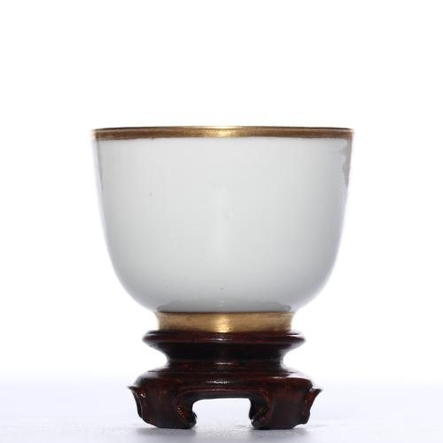 20274 - A Chinese gilt white cup, Kang Xi Pr.  Size:(Height3.8cm, Mouth Diamter4.2cm) Condition:(Good Condit... 