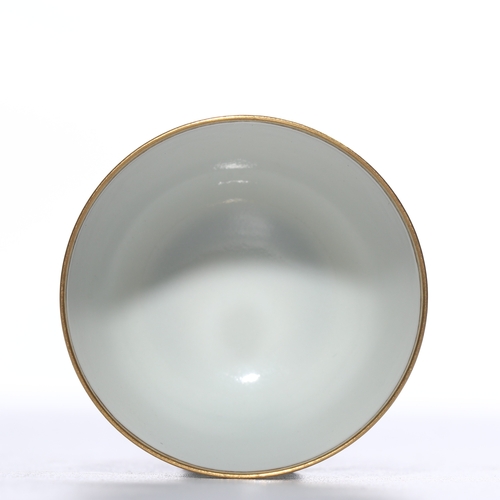 20274 - A Chinese gilt white cup, Kang Xi Pr.  Size:(Height3.8cm, Mouth Diamter4.2cm) Condition:(Good Condit... 