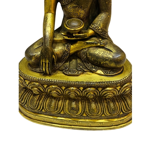 20286 - A Chinese bronze made gilt Buddaha, 16/17th Century Pr. Size:(Height16cm) Condition:(Good Condition,... 