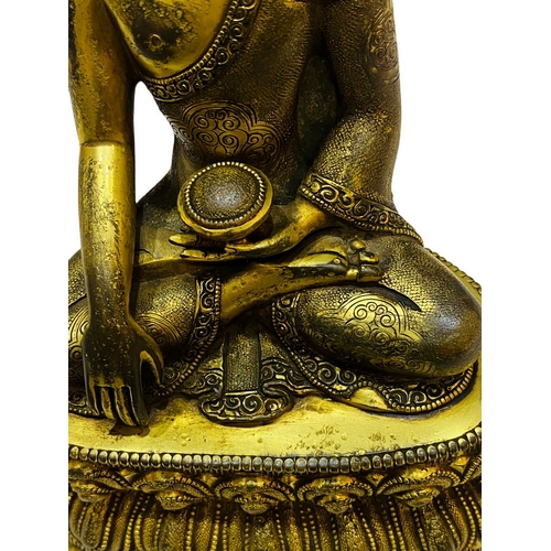 20286 - A Chinese bronze made gilt Buddaha, 16/17th Century Pr. Size:(Height16cm) Condition:(Good Condition,... 