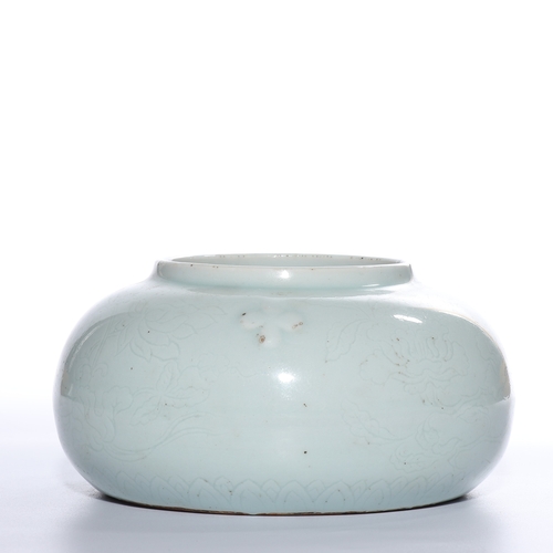 20288 - A Chinese water pot, Ming Daynasty Pr.  Size:(Height9cm, Mouth Diamter4.5cm) Condition:(Good Conditi... 