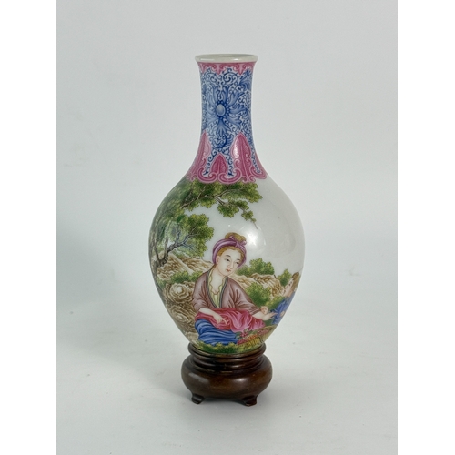 20307 - A Chinese enamel vase, Qian Long Pr.  Size:(H12cm, MD2.5cm) Condition:(Good Condition, No Hairlines,... 