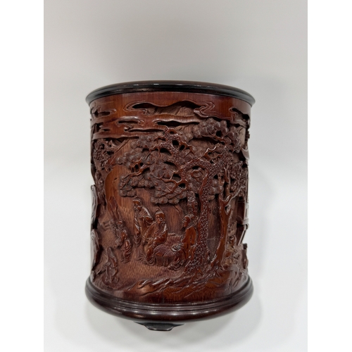 20328 - A Chinese bamboo made brush pot, Qing Daynasty Pr.  Size:(Height15.5cm, Mouth Diameter13cm) Conditio... 