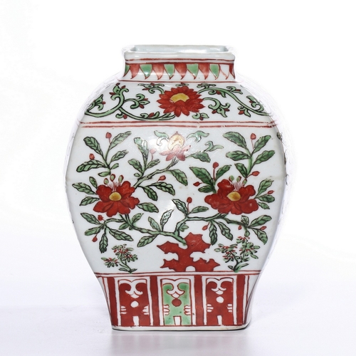 20363 - A Chinese Famille Verte vase, Ming Daynasty Pr.  Size:(Height17.5cm, Mouth 7.5x7.5cm) Condition:(Goo... 