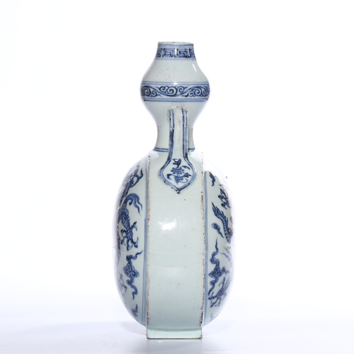 20374 - A Chinese Blue&White moon flask vase, Ming Daynasty Pr.  Size:(Height25.6cm, Mouth Diamter3cm) Condi... 