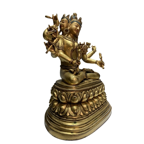 20378 - A Chinese bronze made gilt Buddaha, 16/17th Century Pr. Size:(Height39cm, Width29cm, Depth21cm) Cond... 