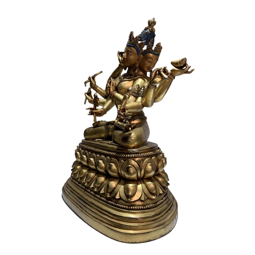 20378 - A Chinese bronze made gilt Buddaha, 16/17th Century Pr. Size:(Height39cm, Width29cm, Depth21cm) Cond... 