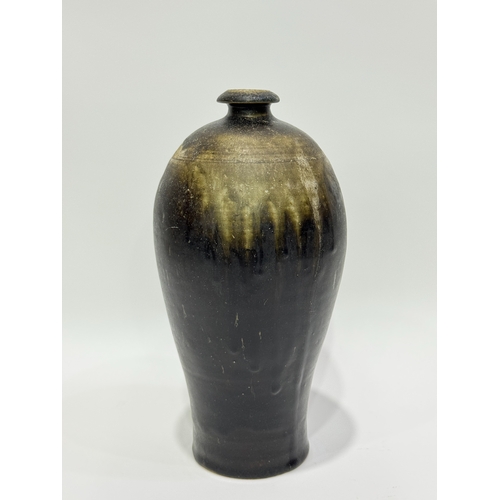 20382 - A Chinese cizhou ware vase, Ming Daynasty Pr.  Size:(Height28cm, Mouth Diameter3cm) Condition:(Good ... 