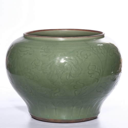 20384 - A Chinese celadon jar, Ming Daynasty Pr.  Size:(Height23.5cm, Mouth Diamter22.5cm) Condition:(Good C... 